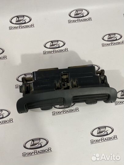 Дефлектор Mercedes w203 clc центральный