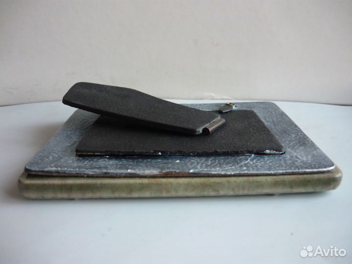 Рамка фото,на ножке.Керамика узорная,13 см. Италия