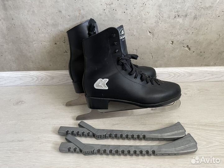 Коньки фигурные 44 размер