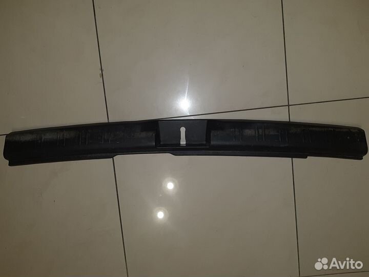 Порожек багажника Субару Форестер SG 2003-2007г.в