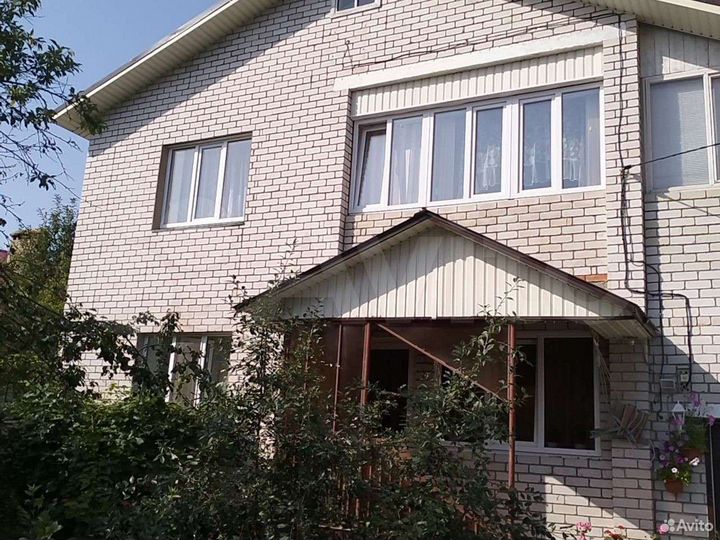 Коттедж 248 м² на участке 7 сот.