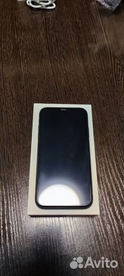 Телефон iPhone 11