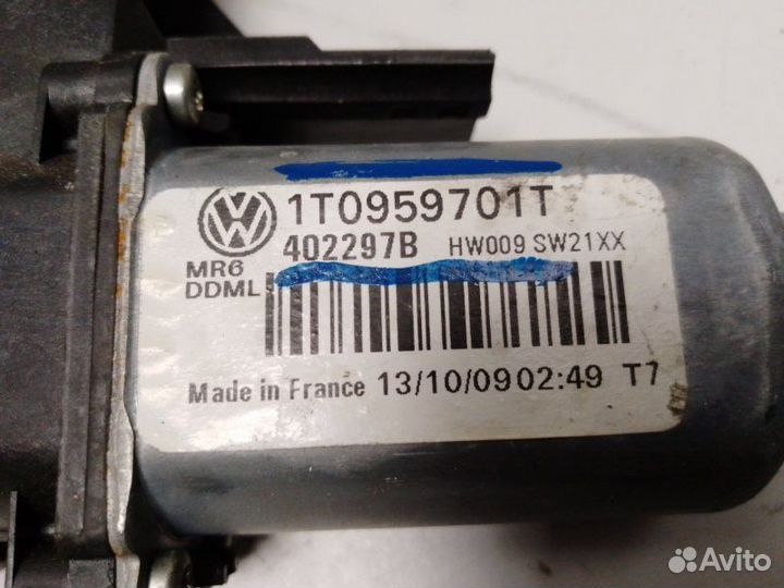 Моторчик стеклоподъемника Skoda Octavia (A5 1Z)