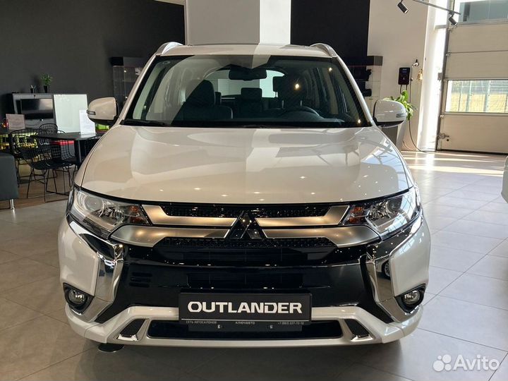 Mitsubishi Outlander 2.0 CVT, 2022