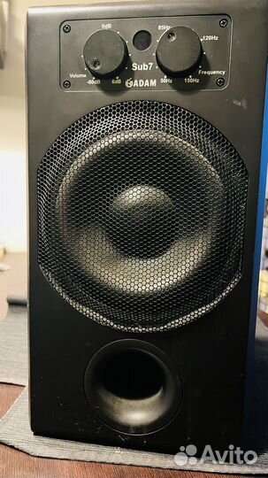 Активный сабвуфер Adam sub 7