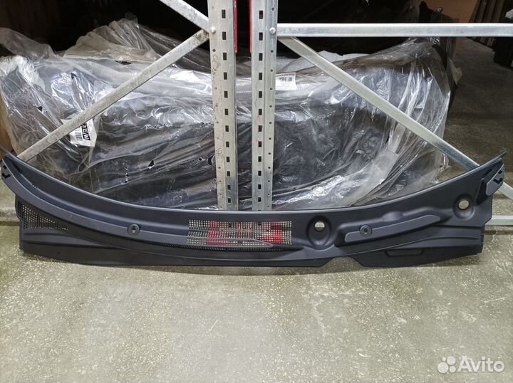 Жабо Hyundai Ix35 2010