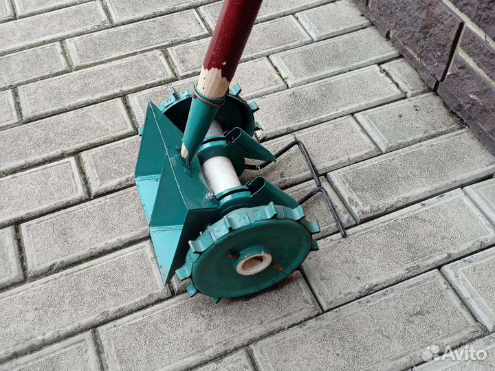 Сеялка ручная