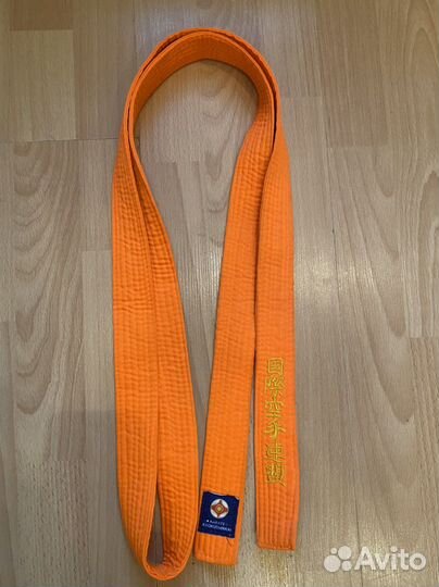 Кимоно и защиту для карате