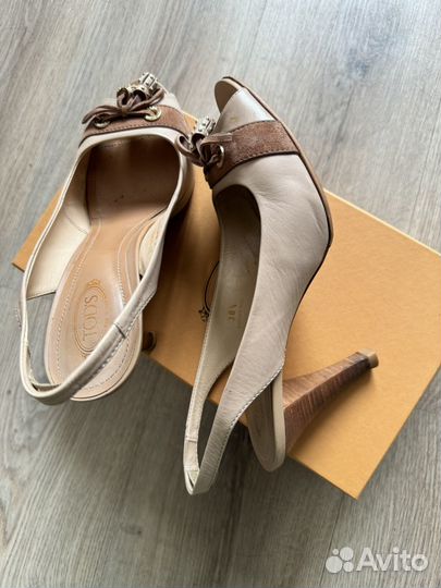 Босоножки женские