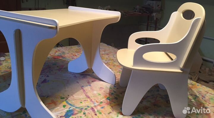 Детская мебель (стол и стульчик)