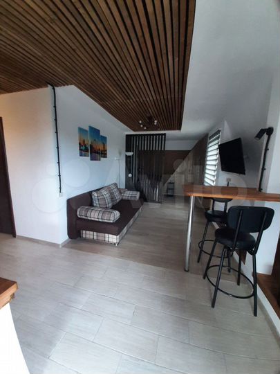 2-к. квартира, 65 м², 3/3 эт.