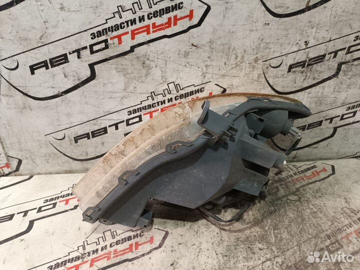 Фара toyota IST NCP60 NCP61 NCP65 52063 галоген левая 1 модель 8110652270 NA6399Z