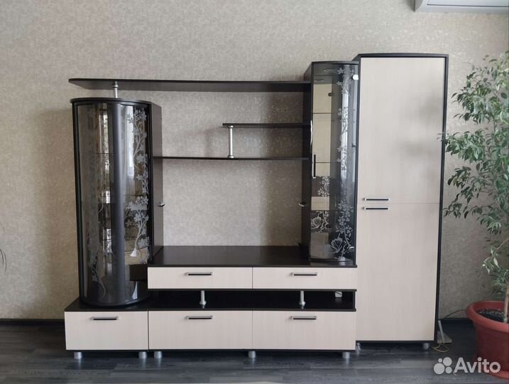 Стенка горка в гостиную