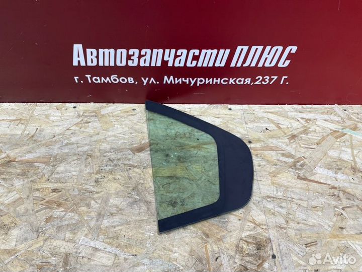 Форточка двери задняя правая Renault Logan