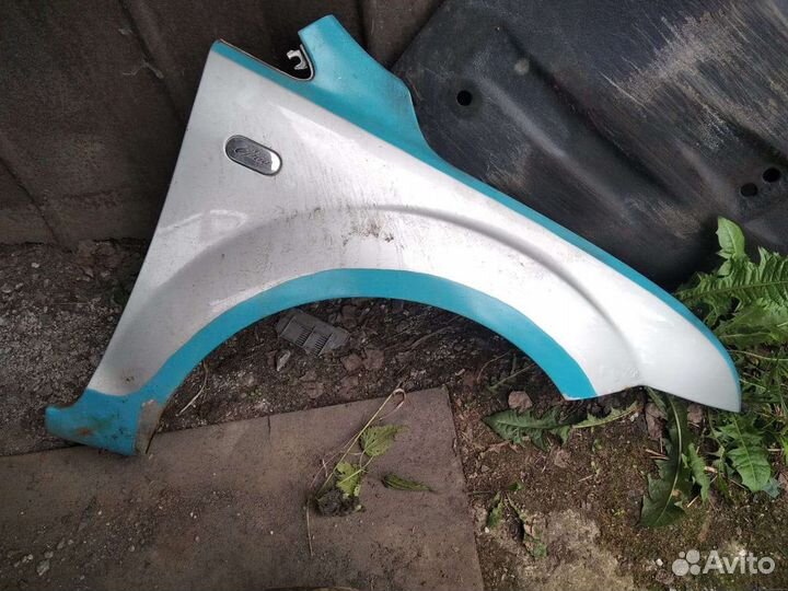 Крыло правое дорест Фокус 2