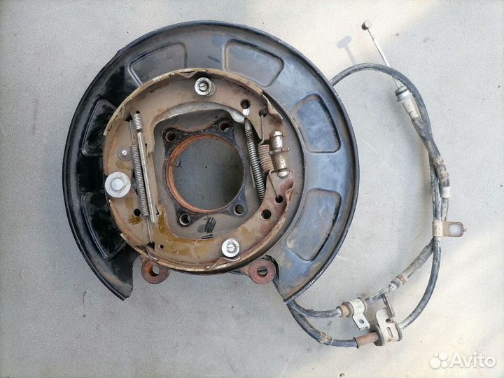 Кулак поворотный задний левый Suzuki Grand Vitara