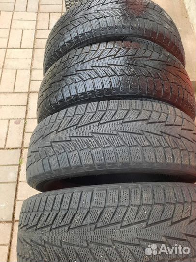 Hankook Winter I'Cept IZ2 215/60 R17