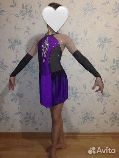 Платье для выступлений по фигурному катанию
