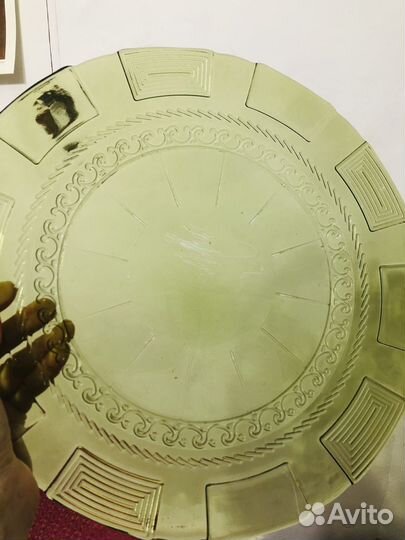 Тарелка зеленое стекло