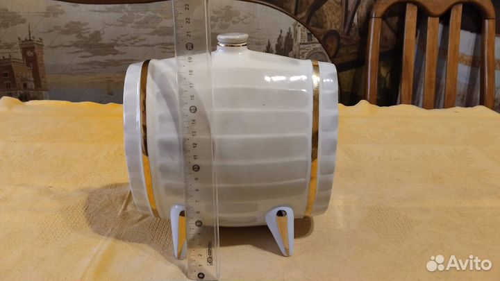 Бочёнок штоф из фарфора СССР с крышкой