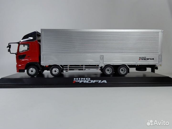 Коллекционная модель hino масштаб 1:43