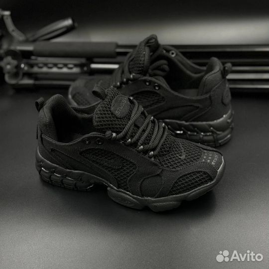 Кроссовки оптом