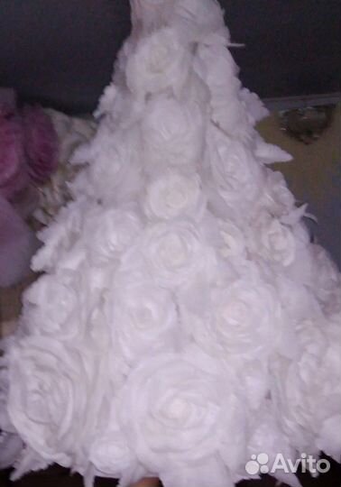 Композиция из белых розочек