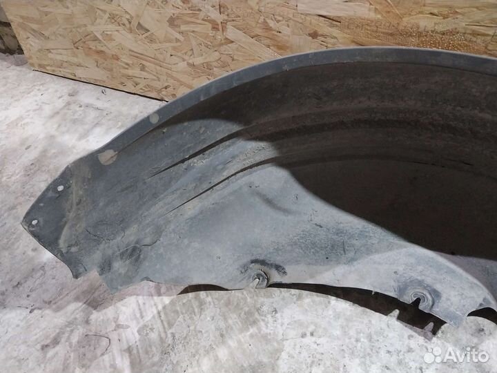 Подкрылок задний Volvo S80 1998-2006 левый