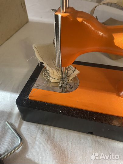 Детская швейная машина СССР