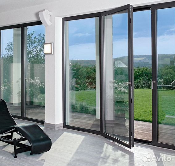 Дверь алюминиевая