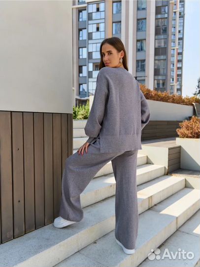 Вязаный костюм женский
