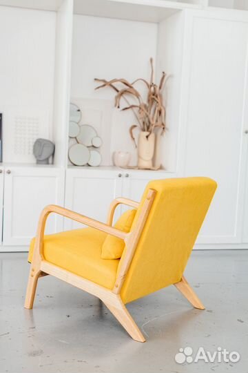 Кресло из дерева