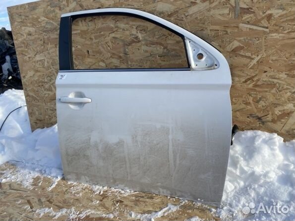 Передняя правая дверь Mitsubishi Outlander 3 12-15