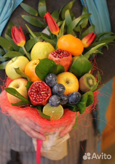 Букет из клубники. Букет из конфет. Фруктовые