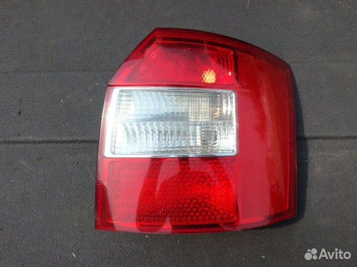 Фонарь задний правый Audi A4 B6 2000-2006