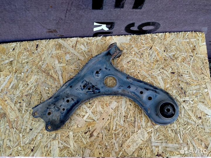 Рычаг передний правый VW Polo