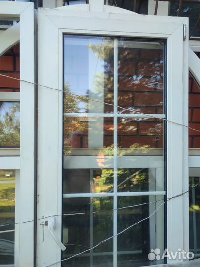 Оконный блок арочного окна