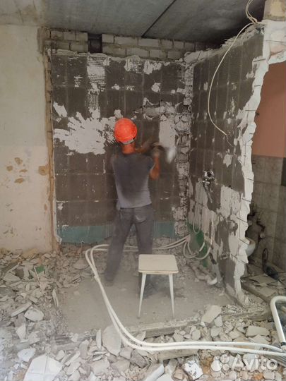 Демонтаж стяжки.Демонтаж Сантехнической кабины