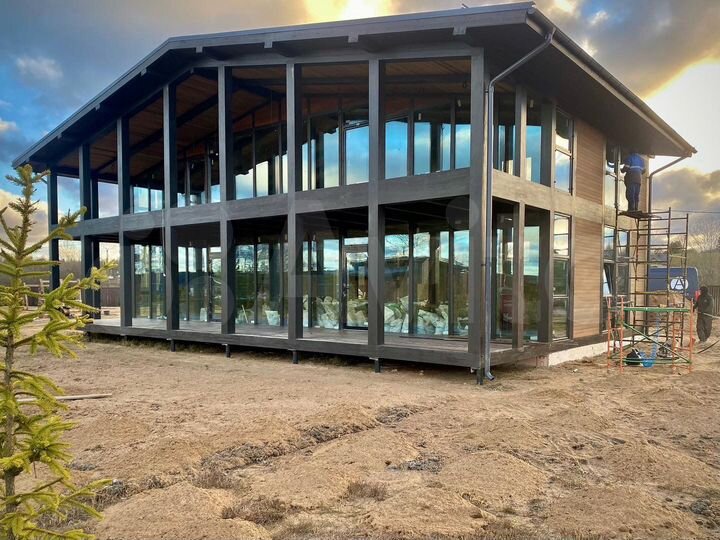 Коттедж 327 м² на участке 15 сот.