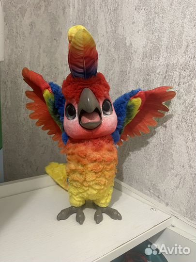 Furreal попугай