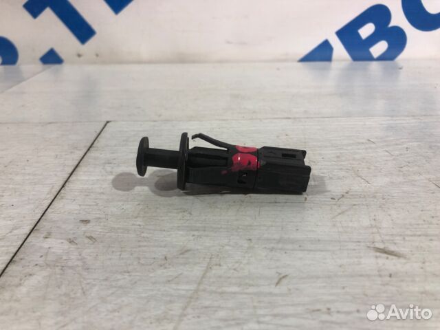 Концевик багажника renault logan 2 1.6 мт седан