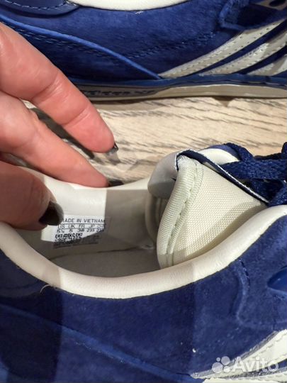 Кроссовки adidas