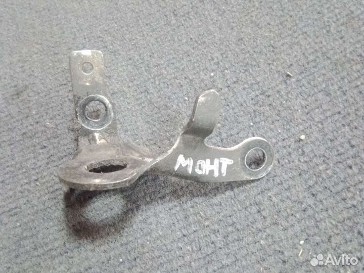 Монтажный кронштейн двигателя Мерседес с 180 w202