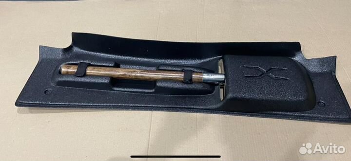 Обивка крышки багажника с Лопатой Веста