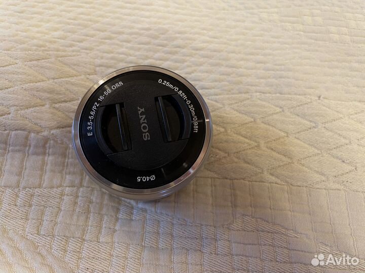 Sony alpha 6000 kit + SEL18200LE +зарядное + сумка