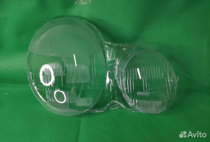 Стекло фары Mercedes W210 1999