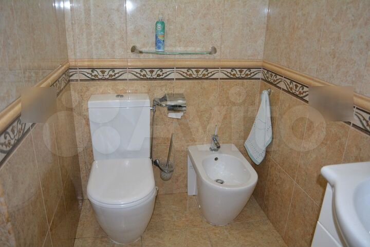 2-к. квартира, 65 м², 1/5 эт.