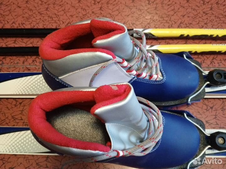 Лыжи с ботинками, комплект