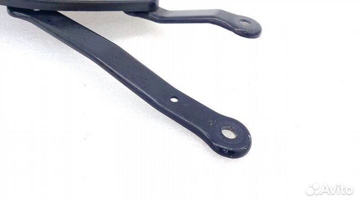 Поводок стеклоочистителя правый Mercedes-Benz