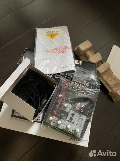 Микшерный пульт Behringer 502